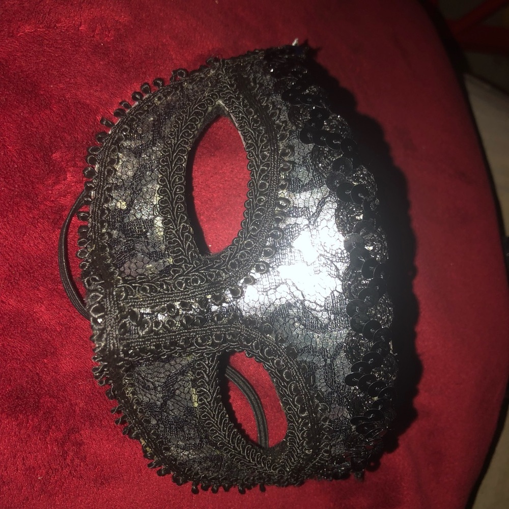 Mask! - Picture 3 of 3
